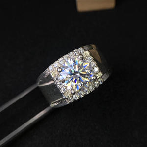 Anillo de compromiso y boda unisex chapado en rodio con moissanita de corte redondo y plata de ley 925, estilo hip hop, con diseño de racimo, ideal como anillo de promesa. - Product Image 6