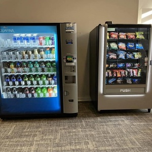 Máquina expendedora automática de snacks con pantalla de vidrio, lector de tarjetas, pago por QR y selección flexible de productos para mayor comodidad. - Product Image 3