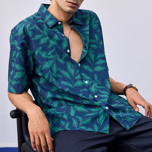 เสื้อเชิ้ตแขนสั้นลายดอกไม้สำหรับผู้ชาย คอปกพับได้ สวมใส่สบาย ระบายอากาศดี พิมพ์ลายสีน้ำเงินกรมท่า ผ้าฝ้าย - Product Image 5