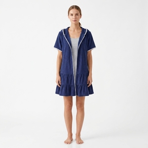 Robe de bain à capuche 100 % polyester pour filles, sans manches, fermeture éclair frontale, séchage rapide, mini, mignonne, pour la plage et la piscine, avec logo personnalisé - Product Image 4