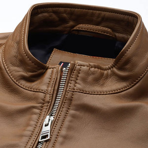 Veste en cuir pour homme personnalisée en cuir de mouton avec détails matelassés, ajustable, couleur unie, fermeture éclair, service OEM. - Product Image 4