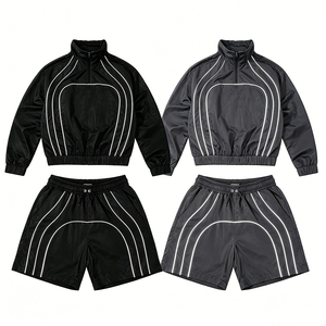 Ensemble de survêtement imperméable et à séchage rapide pour homme, avec veste coupe-vent à demi-zip à rayures réfléchissantes et short à taille élastique, personnalisable en gros - Product Image 3