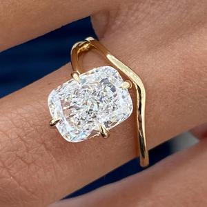 Anillo solitario de diamante con corte cojín en oro amarillo macizo, anillo de compromiso con diamante cultivado en laboratorio, anillo de promesa moderno y minimalista para ella. - Product Image 1