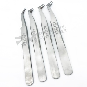 Pince à épiler RMI de haute qualité en acier inoxydable, pointe en fibre à 90 degrés et poignée design étoile, finition mate. - Product Image 1