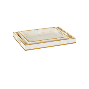 Ensemble de plateaux de service de luxe en nacre, incrustation de coquillages blancs, plateaux rectangulaires imbriqués avec bordure dorée, accents décoratifs modernes - Product Image 1