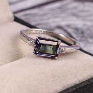 Emerald Cut Alexandrite Engagement Ring <b>Unique</b> Alexandrite Wedding Ring <b>For</b> Women Vintage Bridal Anniversary <b>Gift</b> <b>for</b> <b>Her</b> - Product Image 5