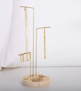 Support de rangement pour bijoux en métal de qualité supérieure avec finition élégante pour la présentation de colliers, bracelets, boucles d'oreilles et bagues - Product Image 4