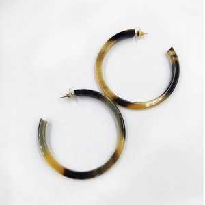 Pendientes de Cuerno de Búfalo Hechos a Mano, Ecológicos y de Alta Calidad, Color Natural, Diseño Moderno de Flor, MN EXPORTS, para Bodas, para Mujer - Product Image 1
