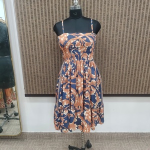 Robe mi-longue trapèze en coton mélangé tissé à imprimé floral bohème pour femme, avec volants et taille élastique, idéale pour l'été et les tenues décontractées - Product Image 1
