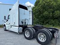 Camion tracteur diesel longue portée 6x4 avec cabine couchette pour le transport de marchandises sur autoroute