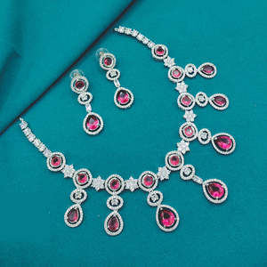 Ensemble de collier de diamants américains de créateur exquis Bijoux fins élégants parfaits pour les mariages et les célébrations - Product Image 1