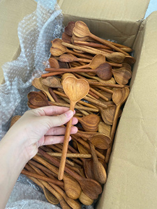 Cuchara de cocina de madera natural de Vietnam para remover salsas, cocinar platos, servir comida y preparar comidas. - Product Image 6