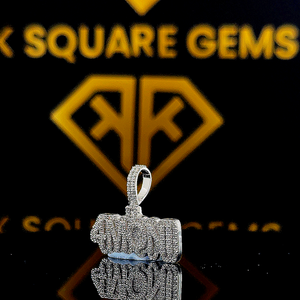Pendentif Hip Hop Personnalisé pour Enfants avec Moissanite en Argent Sterling 925 – Bijoux Premium - Product Image 3