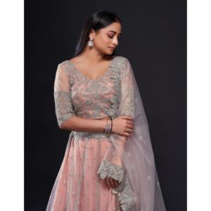 Lehenga choli ชุดปาร์ตี้ออกแบบสำหรับผู้หญิงกับ dori & ลำดับชุดทำงานสุดหรู - Product Image 2