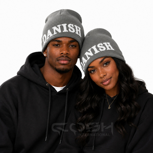 Bonnet en acrylique gris personnalisé avec logo Cosh International, tricoté avec des lettres danoises blanches, unisexe, style décontracté, pour l'hiver - Product Image 3