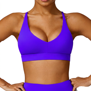 Sujetador deportivo de yoga con espalda cruzada y cuello en V profundo para mujer, soporte medio, transpirable, verde liso - Product Image 5