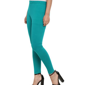 Vêtements de sport les plus vendus, leggings de yoga pour femmes, matière douce de qualité supérieure, design respirant et durable, service OEM, leggings pour femmes. - Product Image 2