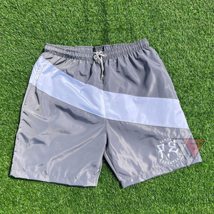 Shorts en nylon pour hommes avec logo personnalisé – Shorts de bain légers à séchage rapide, fabrication OEM - Product Image 1