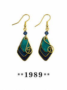 Boucles d'oreilles créoles vintage en laiton massif avec fil enroulé, cristal bleu sarcelle, bijoux tendance pour mariage - Product Image 2