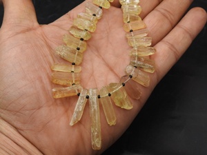 Cristal Natural de Escapolita en Bruto, Barra Amarilla Curativa de 8 Pulgadas, 10 a 20 mm de Largo para Fabricación de Joyas - Suministros al por Mayor, Nuevo - Product Image 2