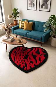 Alfombra de área con forma de corazón de alta demanda, hecha a mano, con tipografía roja llamativa, alfombra de suelo moderna, decoración de hogar, alfombra decorativa. - Product Image 5