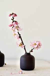 Vases à fleurs en céramique de style antique pour fleurs séchées, design antique beige, style Art Déco, par Universal Overseas - Product Image 6