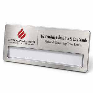 Placa de Identificación Metálica Personalizada para Empleados, Logotipo Grabado, Uniforme, Fabricante OEM - Product Image 4