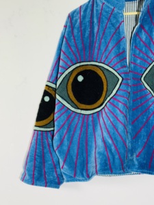 Veste Suzani brodée œil turc en velours bleu • Manteau audacieux style bohème pour festival • Motif œil fait main - Product Image 2