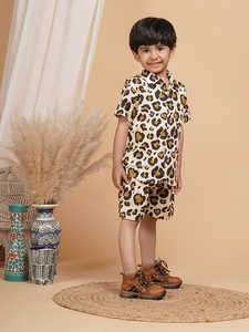 ชุดเสื้อผ้าเด็กผู้ชายผ้าฝ้ายแบบพรีเมียมเสื้อเชิ้ตลายเสือดาวแขนสั้นลำลองสำหรับเด็กอายุ1-5ปี - Product Image 3