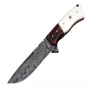 Cuchillo de Caza Personalizado de Acero de Damasco, Hoja Fija, Full Tang, para Supervivencia al Aire Libre y Camping, con Funda de Cuero - Product Image 1