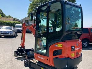 Nouvelle mini-excavatrice Kubota modèle KX018-4 – Poids : 3 748 lb, Puissance du moteur : 16,1 CV - Product Image 3