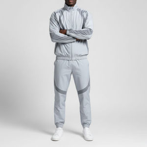 Ensemble de survêtement gris clair en polyester pour homme, avec fermeture éclair intégrale, col montant, design sportif, respirant, deux pièces, idéal pour le printemps - Product Image 1