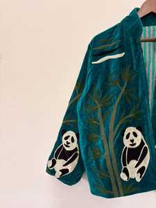 Veste en velours de jardinage fantaisiste motif panda, broderie complexe Suzani, manteau vert sarcelle, vêtement d'extérieur bohème botanique audacieux - Product Image 6