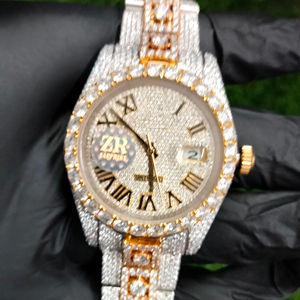 นาฬิกาฮิปฮอปสุดหรูขนาด 41 มม. แบบสองสี ประดับเพชรโมอิสซาไนต์เต็มเรือน ตัวเรือนสแตนเลสขอบทองเหลือง ดีไซน์ทันสมัยสั่งทำพิเศษ - Product Image 1