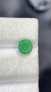 Certified Natural Zambian Emerald Round Shape Cut Stone With Good Luster Loose Gemstone For Making Jewelry 1.14 Carat. - Product Image 5