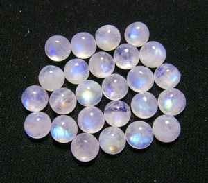 มูนสโตนสีรุ้งธรรมชาติทรงกลมแบบคาโบชอง  ขนาดปรับเทียบแล้ว  รับรองคุณภาพ  ไม่ผ่านการปรับแต่ง  พร้อมสำหรับการฝังในเครื่องประดับ - Product Image 3