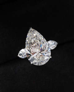 Anillo de Compromiso con Diamante Cultivado en Laboratorio en Forma de Pera con Diamantes Laterales en Forma de Pera, Anillo de Novia de 10K/14K/18K, Joyería Elegante para Mujer - Product Image 1