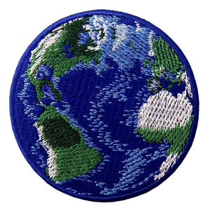 Écussons tissés économiques : Têtes de bouledogues féroces, cœurs, alphabets, motifs floraux – Écologiques, couleur personnalisée et service OEM pour chapeaux - Product Image 6