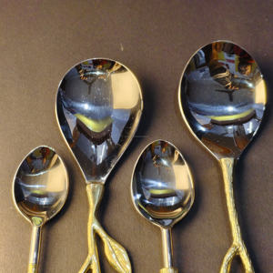 Elegante Juego de Cucharas para Servir con Diseño de Rama de Árbol Dorada, 3 Piezas, Inspiradas en la Naturaleza, Mango Largo de Latón, Cucharas de Acero Inoxidable para Ensalada y Sopa - Product Image 3