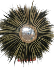 Hien Luong se siente orgulloso de presentar nuestras marcos de espejos ecológicos, hechos a mano con hierba de escoba natural. - Product Image 2