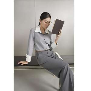 Camisa al por mayor con cuello vuelto (cuello de punta) elegante/estilo oficina/minimalista coreano CLARE Camisa clásica a rayas KA63 - Product Image 1