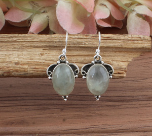 Boucles d'oreilles pendantes de luxe en préhnite naturelle, argent sterling 925, pierre précieuse verte, design vintage à pois, faites à la main pour femmes, vente en gros - Product Image 1