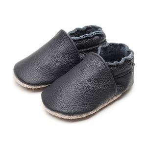 Mocasines Personalizados para Bebé, Cuero Genuino con Flecos, Suela de Gamuza Suave, Empaque para Regalo, Venta al Por Mayor, Fábrica de Sialkot - Product Image 1
