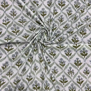 Tela de Algodón Estampada a Mano para Confección de Vestidos - Product Image 1