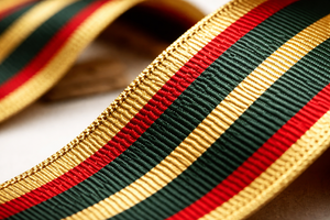 Cinta de Grogrén de 38 mm de Neelkamal Industries, con Rayas Verdes, Rojas y Doradas, Cinta Decorativa Metálica Lurex para Prendas - Product Image 2