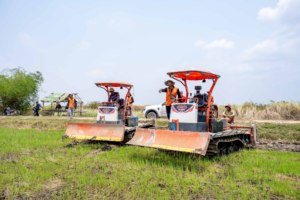 Tractor de orugas turbo HOGICO HG-80VN de 80HP, equipo agrícola diésel de alta resistencia para terrenos fangosos - Product Image 4