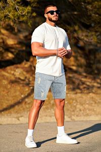 Shorts en jean déchiré délavé pour homme, taille mi-haute, style décontracté d'été, respirant, coupe droite, en coton - Product Image 4