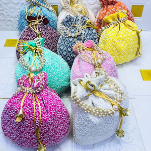 กระเป๋าปักลายทำมือจาก Craftstages International พร้อมหูหิ้วมุก ดีไซน์แบบชาติพันธุ์ ปิดด้วยเชือกซาติน ความจุ 1-1.9 ลิตร - Product Image 1