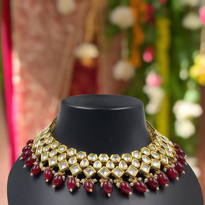 ชุดสร้อยคอทองคำชุบ 24K ประดับด้วย Kundan และลูกปัด รุ่น NS615 สีมารูน สำหรับเจ้าสาวและโอกาสพิเศษ - Product Image 3