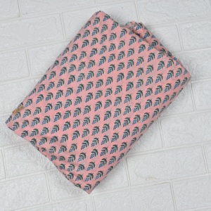 Vente en gros de tissu en coton bio écologique rose pêche imprimé à la main au motif feuille, pour la confection de kurtis, robes, vêtements et articles de maison, avec motif petit booti - Product Image 3